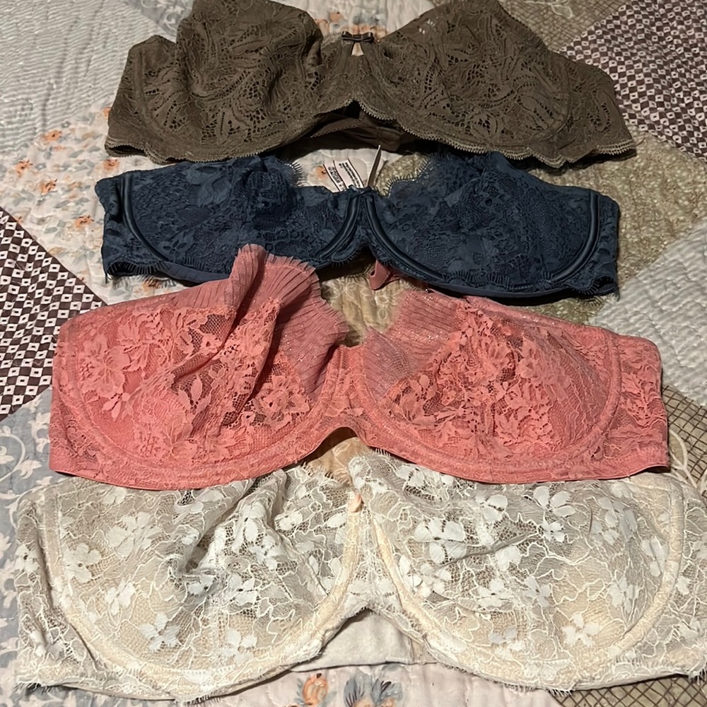 Bundle of 4 bras, all in excellent condition!